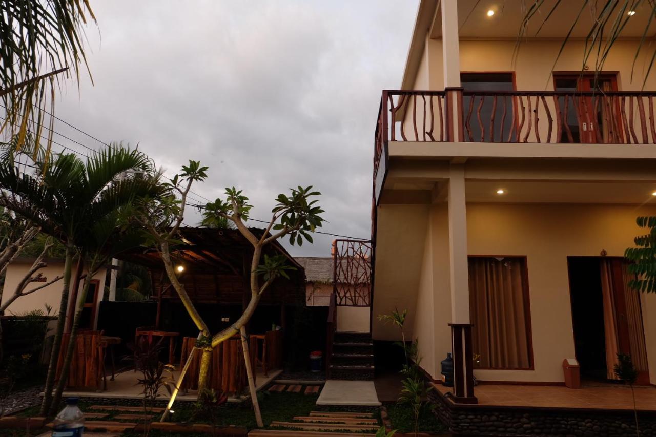 Kelapa Surf Villa Pulukan Exterior photo