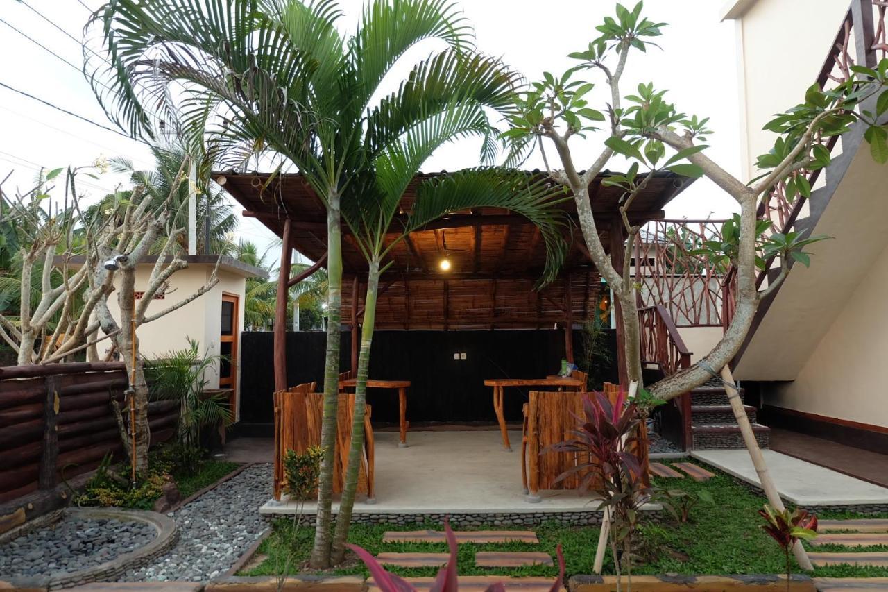 Kelapa Surf Villa Pulukan Exterior photo