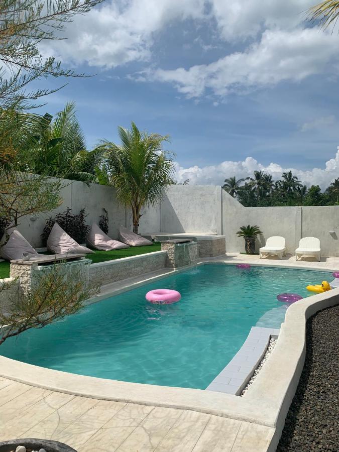 Kelapa Surf Villa Pulukan Exterior photo