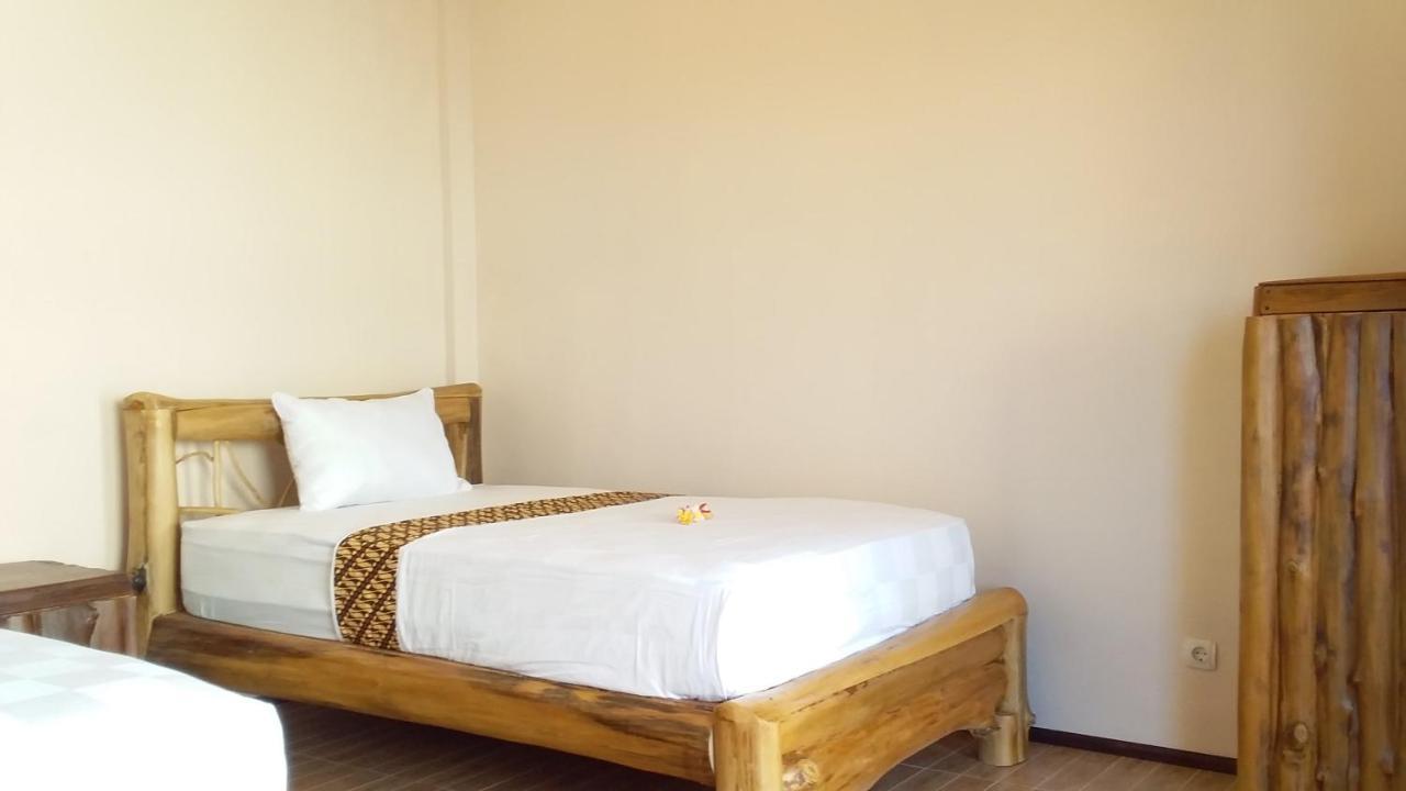 Kelapa Surf Villa Pulukan Exterior photo